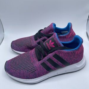 Girls Adidas Swift Run Tennis Shoes size 5 Magenta & Black *New Without Box*